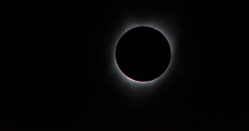 a photograph of a total solar eclipse with the solar corona showing