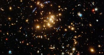 image of a galaxy cluster