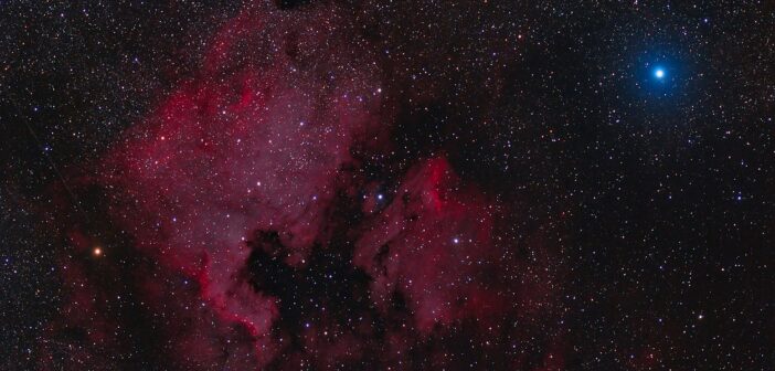 Deneb and the North America Nebula and IC 5070