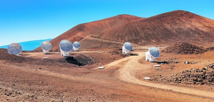 The Submillimeter Array at the summit of Maunakea in Hawaiʻi.
